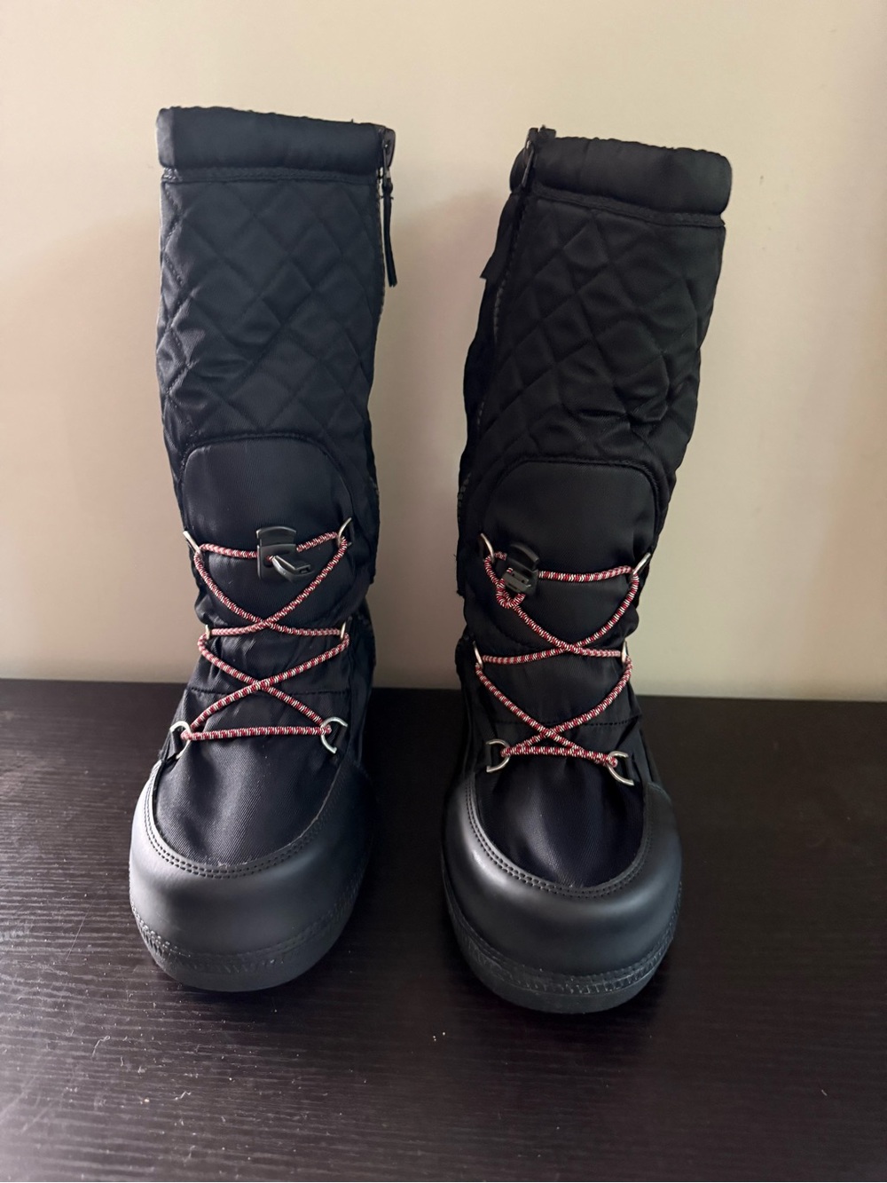 Hunter Original Black Quilted Winter Snow Boots with Red Accent Laces